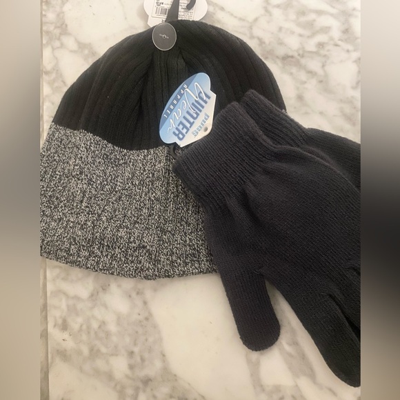 Beanie and Gloves • Knitted Polyester, Faux Cashmere • Elastic • Black/Gray - Picture 2 of 3
